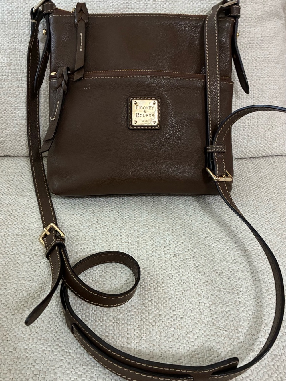 Dooney and Bourke EUC Vintage 
Pebble Grain Brown Leather
Crossbody Shoulder Bag - Picture 5 of 15